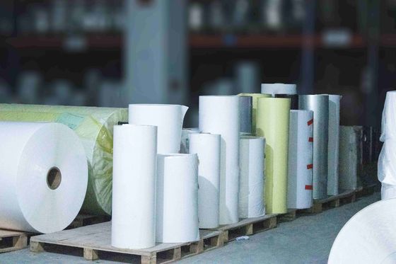 برچسب های مصنوعی چسبناک عادی مواد کاغذ جداکننده آکریلیک چسب نوع