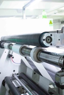 قیمت خوب مقاومت در برابر فرسایش PE پوشانده کاغذ رول 200u ضخامت سطح نوع چسب آکریلیک آنلاین